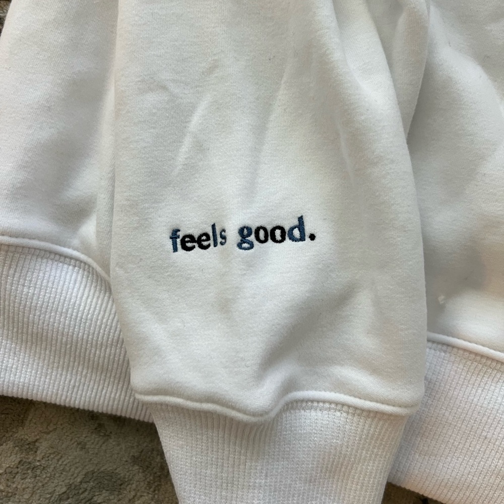 P’tula feels good hoodie - Picture 2 of 3